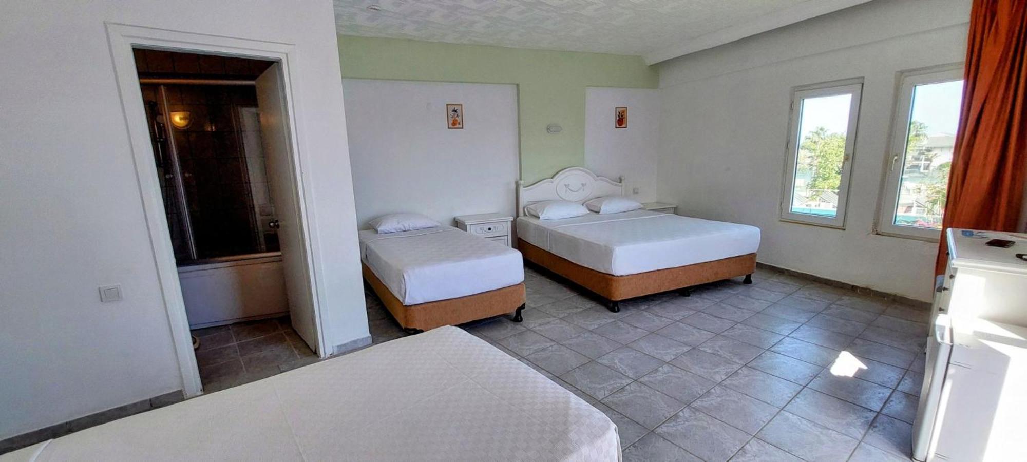 Uk Hotel Kiris アンタルヤ エクステリア 写真